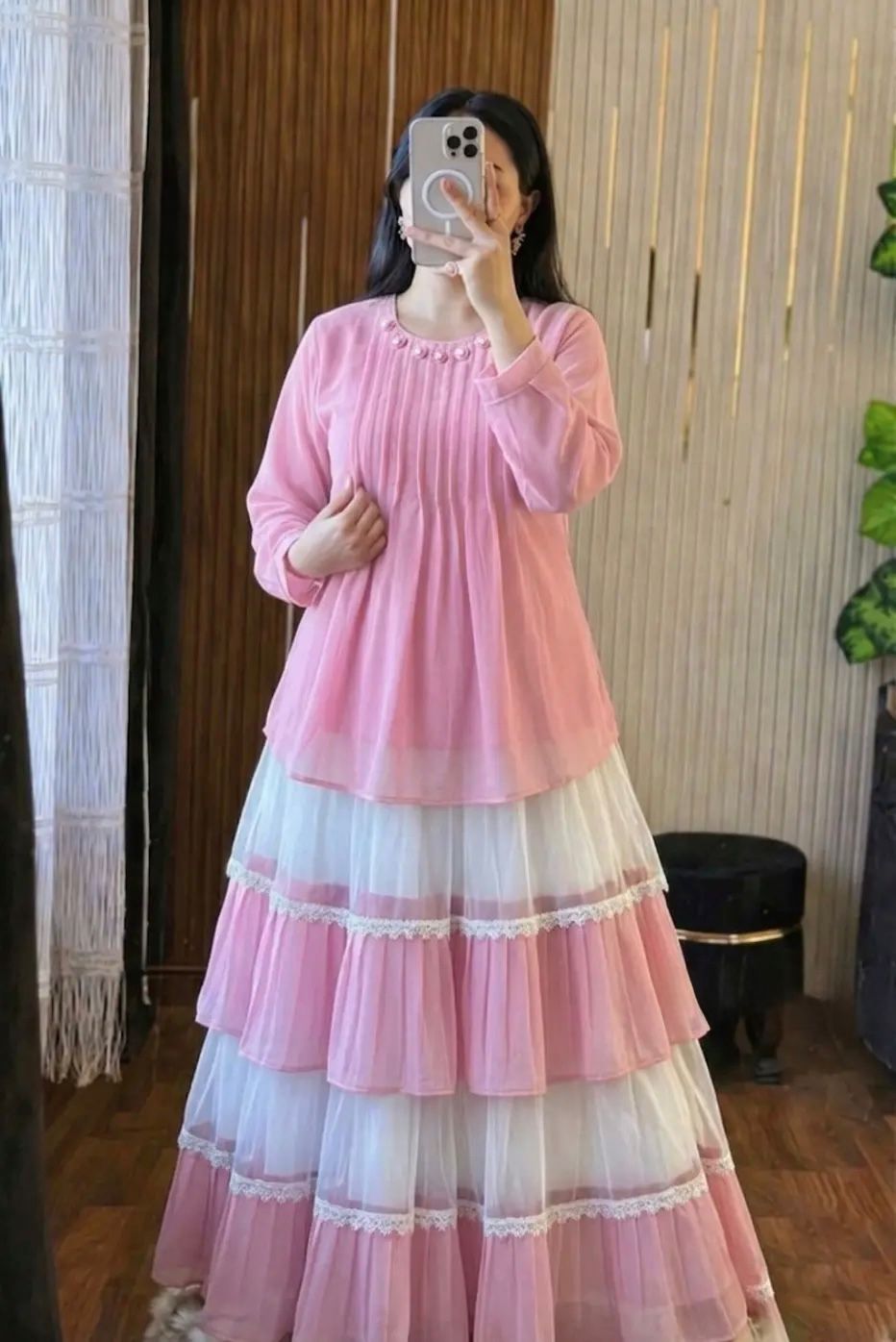 Trendy Ladies Tops and Skirt Set
